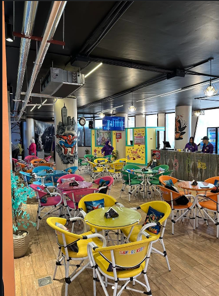 Family Lounge & Café